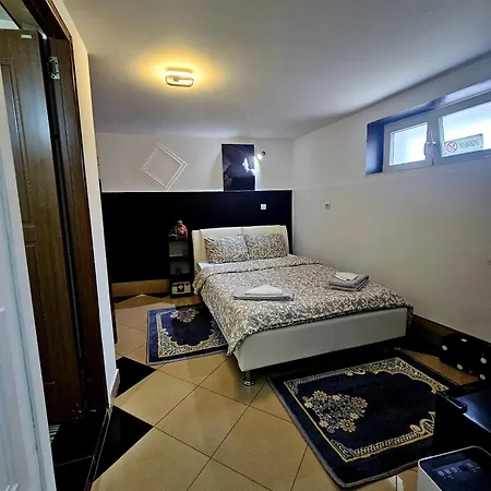 Carol Park 2 * Bucureşti